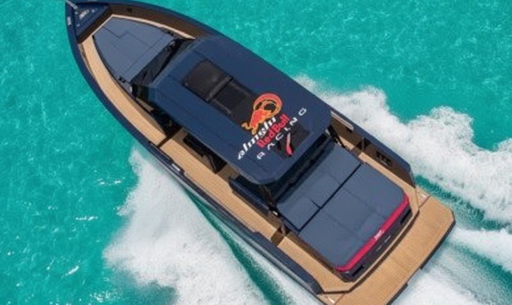 de antonio yachts d37 alinghi red bull racing promo 1