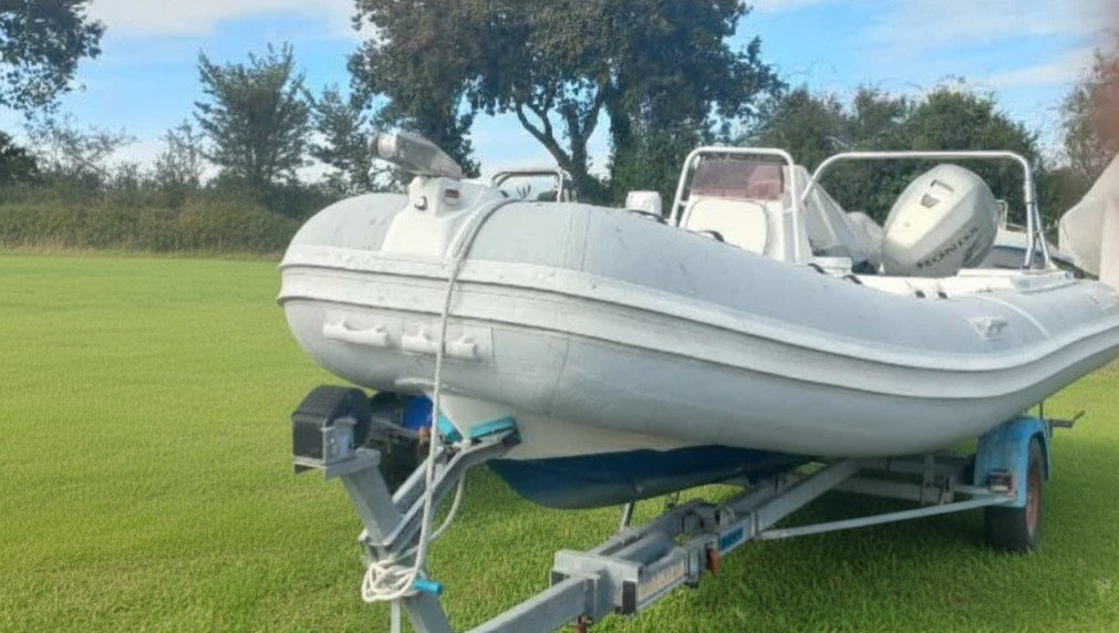 vends semi rigide apex a 20 tender rs 6 m 2005 1