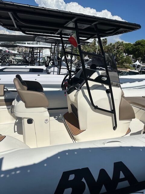 bwa gto 308 semi rigide 9 15m honda 350cv demo