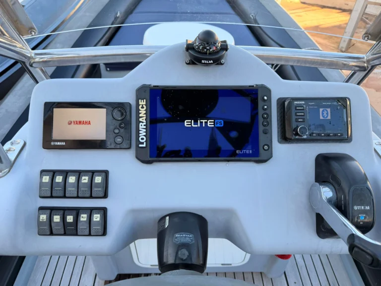 sea water smeralda 270t console pilotage lowrance yamaha 5
