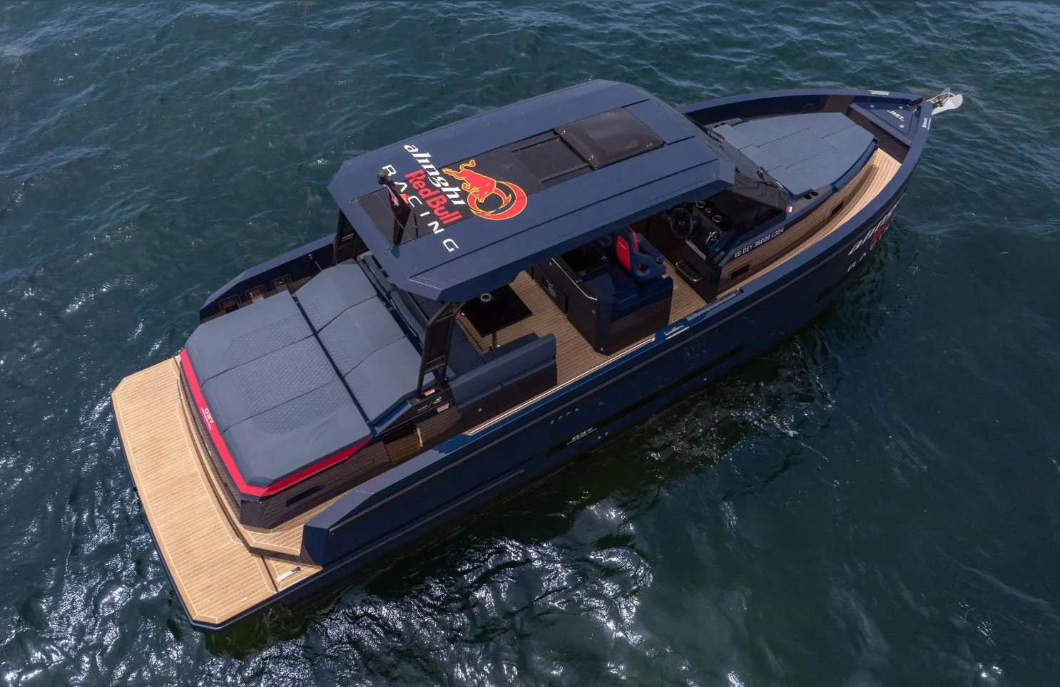 de antonio d37 alinghi red bull racing profil