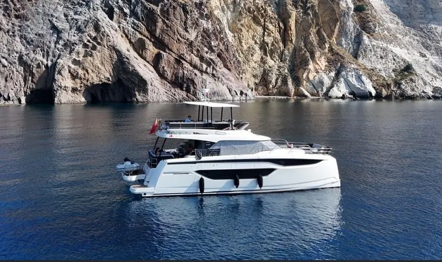 prestige m48 exterieur profil tribord