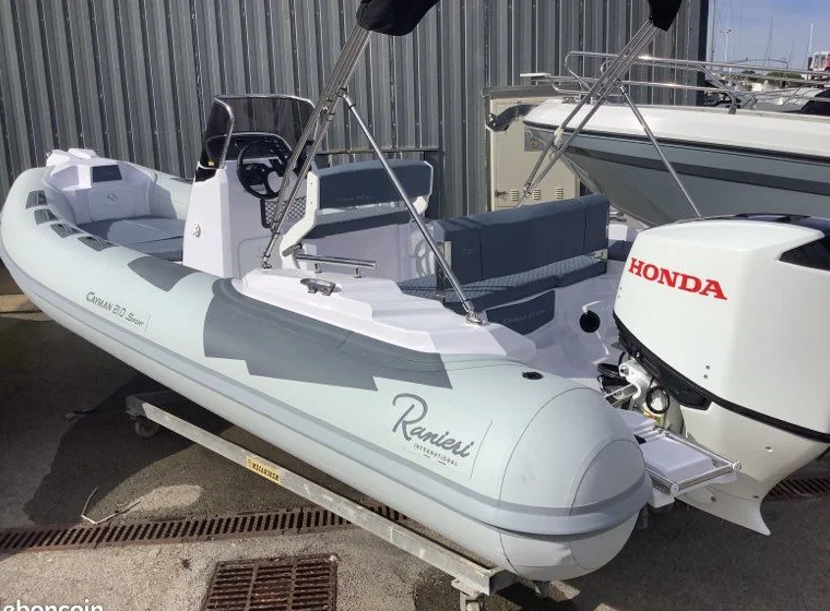 ranieri cayman 21 sport vue tribord avant